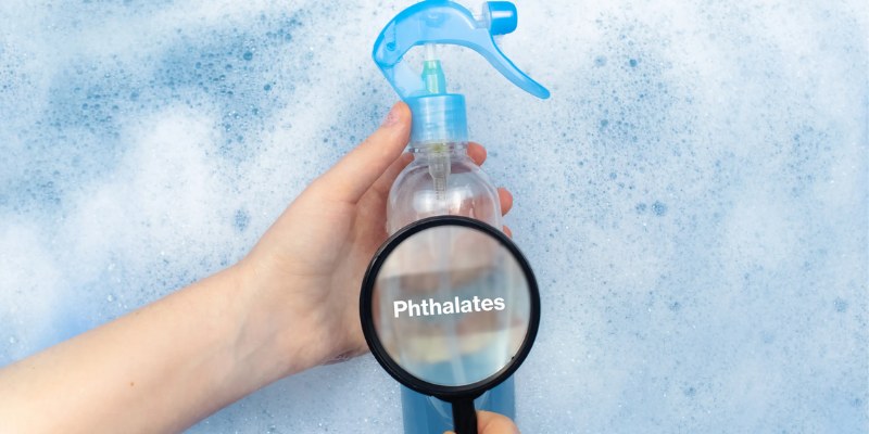 Những rủi ro khi sử dụng áo mưa kém chất lượng