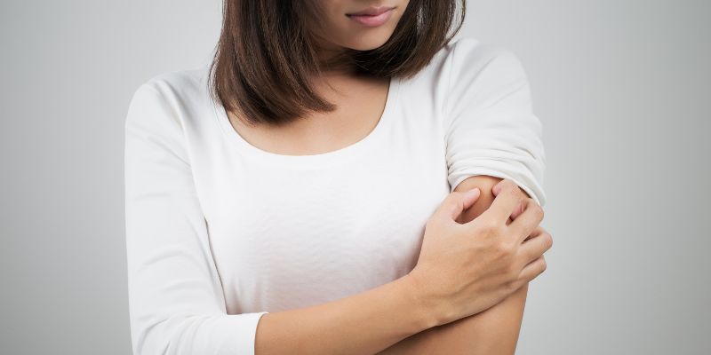 Những rủi ro khi sử dụng áo mưa kém chất lượng